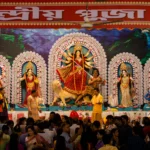 নিউইয়র্কের টাইমস স্কোয়ারে দুর্গোৎসবের উন্মাদনা, প্রতিকূল আবহাওয়াতেও জমজমাট বাঙালির মিলনমেলা